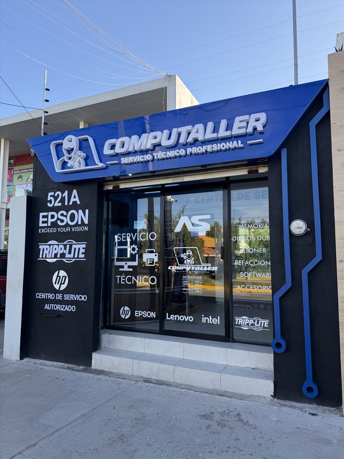 Fachada del local de Computaller en San Luis Potosí